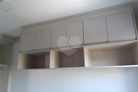 Apartamento no Condomínio Parque dos Manacás.