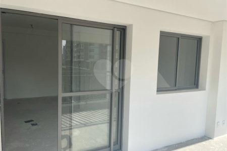 Apartamento à venda com 2 quartos, sendo 1 suíte, em Santo Amaro, São Paulo, SP