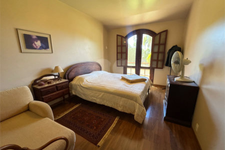 Casa à venda com 7 quartos, sendo 3 suítes,  em Jardim Colombo, Itapetininga, SP