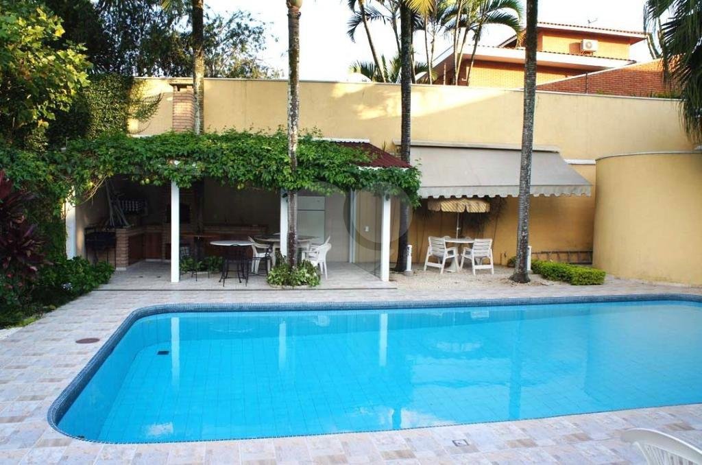 Casa Térrea à venda com 4 suítes em Jardim Cordeiro, São Paulo, SP