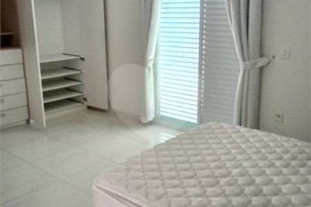 Casa à venda com 3 quartos, sendo 2 suítes, no condomínio Granja Olga II, Sorocaba - SP