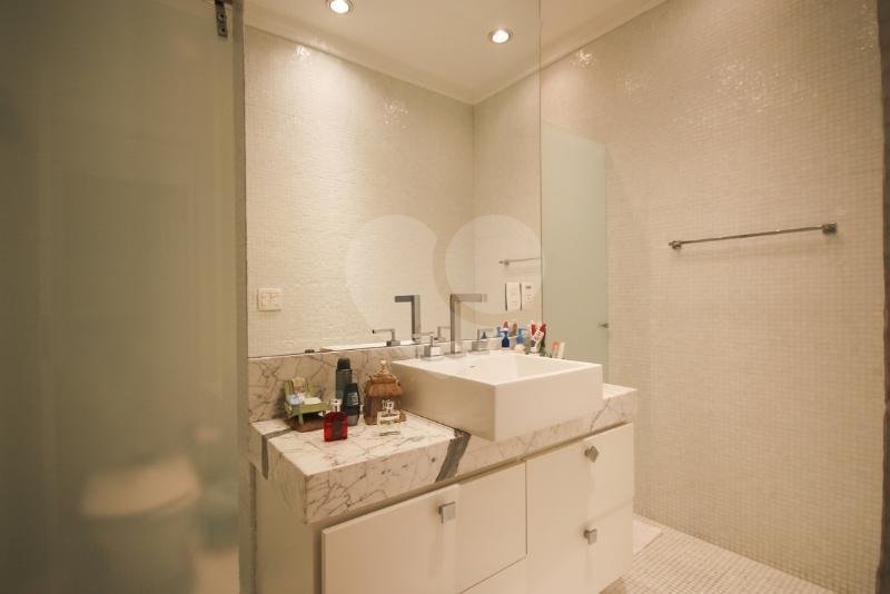 Casa à venda com 3 quartos, sendo 2 suítes,  em Vila Tramontano, São Paulo, SP