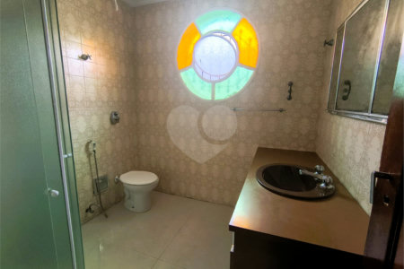 Sobrado à venda com 3 quartos, sendo 1 suíte,  em Jardim Esmeralda, São Paulo, SP