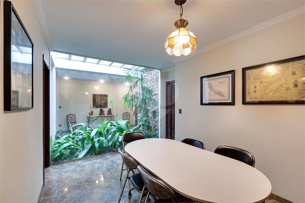 Casa Térrea à venda com 4 quartos, sendo 2 suítes, em Alto da Boa Vista, São Paulo, SP