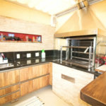 Casa à venda com 4 quartos, sendo 3 suítes, no condomínio Residencial Sans Souci, São Paulo - SP