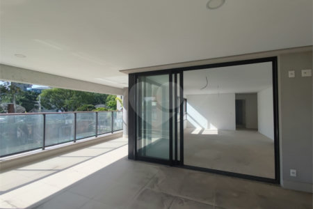 Apartamento à venda com 4 suítes em Jardim Leonor, São Paulo, SP