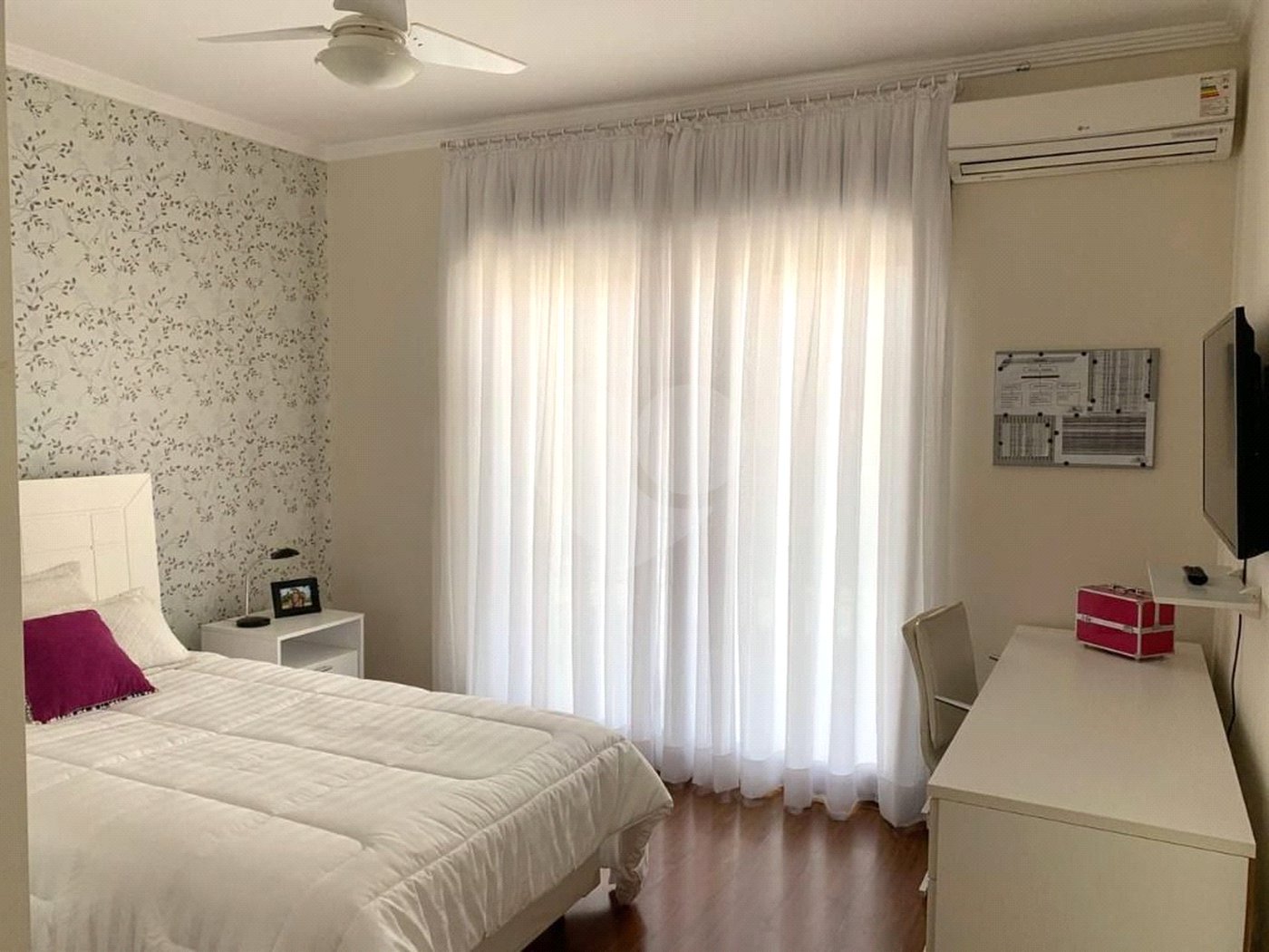 Casa à venda com 4 suítes no condomínio Residencial Tivoli Park, Sorocaba - SP