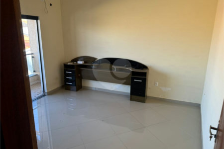 Casa à venda com 4 quartos, sendo 1 suíte, em Vila Santana, Sorocaba, SP