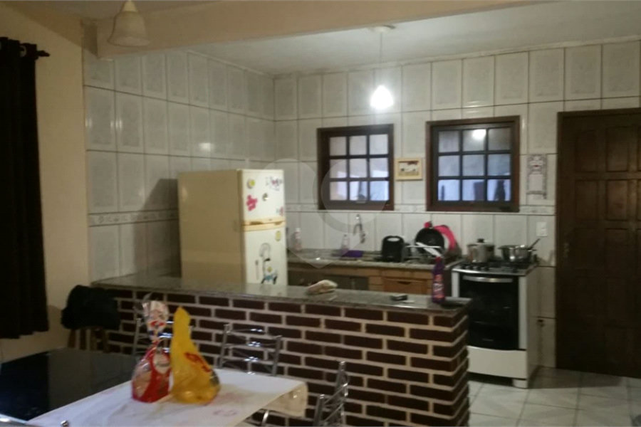 Sobrado à venda com 3 suítes em Barreiro, Mairiporã, SP