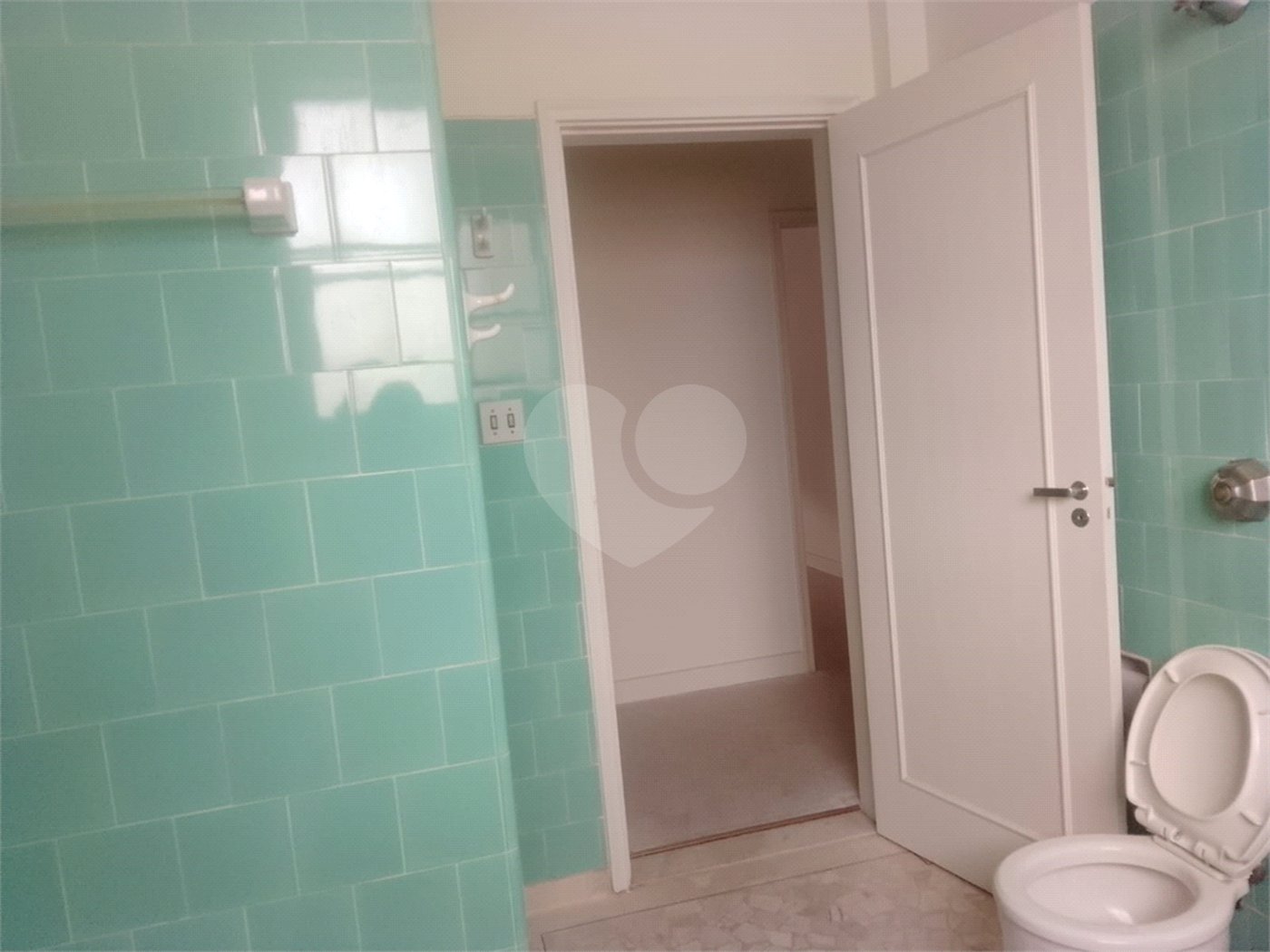 Apartamento à venda com 4 quartos, sendo 1 suíte, em República, São Paulo, SP