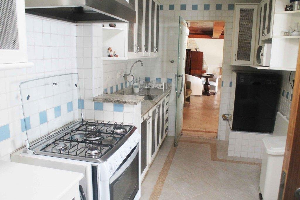 Casa à venda ou para alugar com 5 suítes no condomínio Arataca, São Paulo - SP