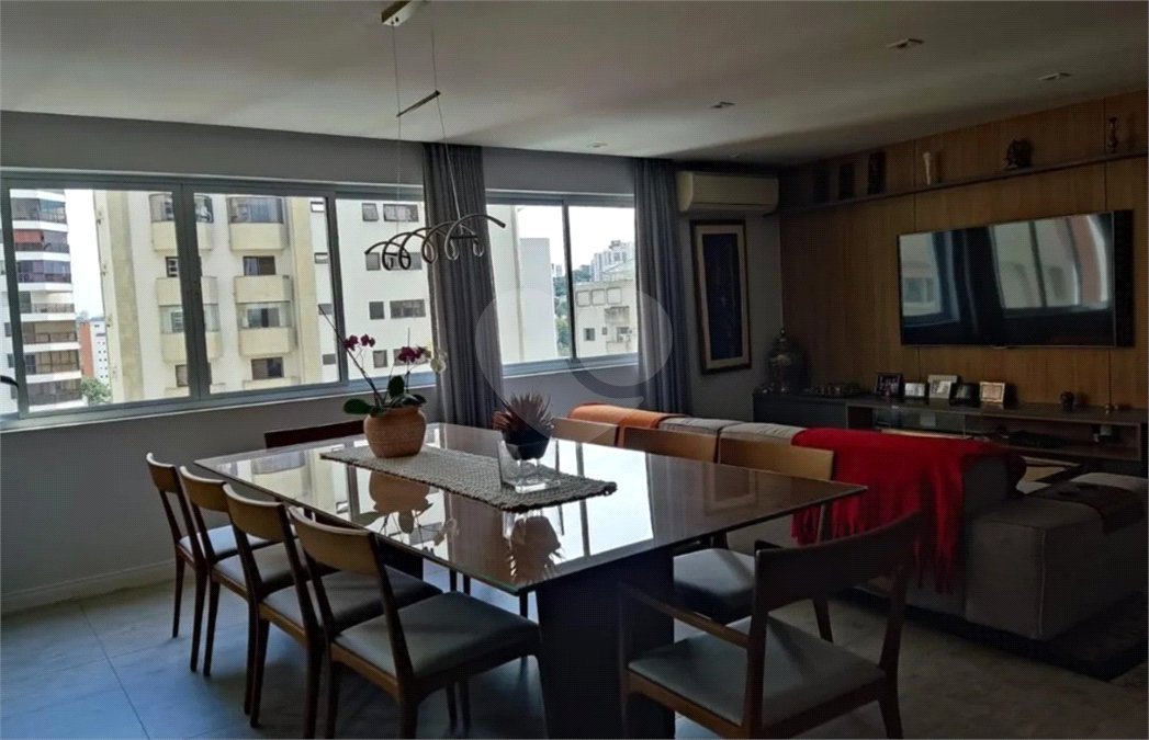 Apartamento à venda com 3 quartos, sendo 1 suíte,  em Santa Cecília, São Paulo, SP
