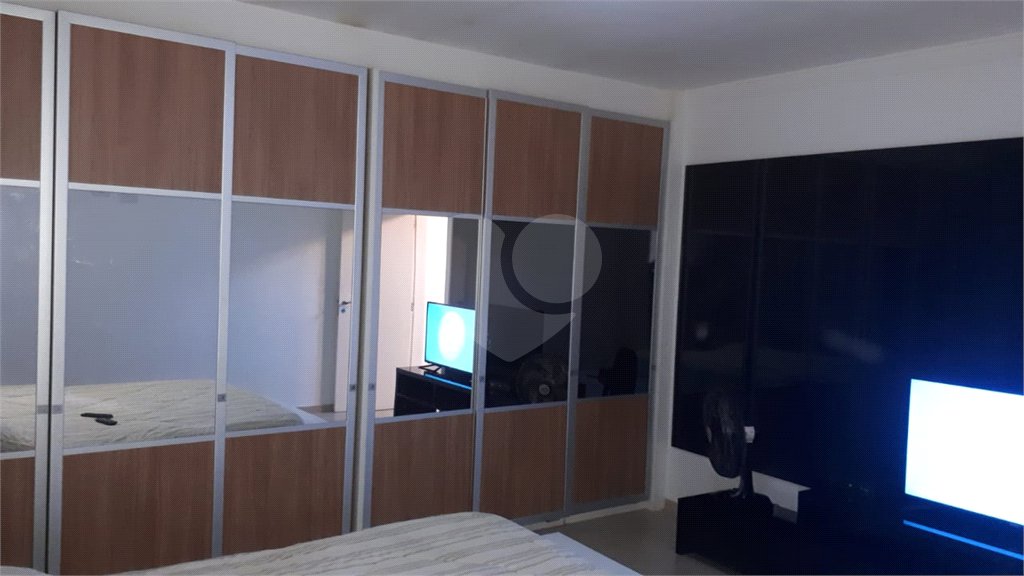 Casa à venda com 4 quartos, sendo 2 suítes, no condomínio Cond Residencial Villagio da Serra, São Paulo - SP