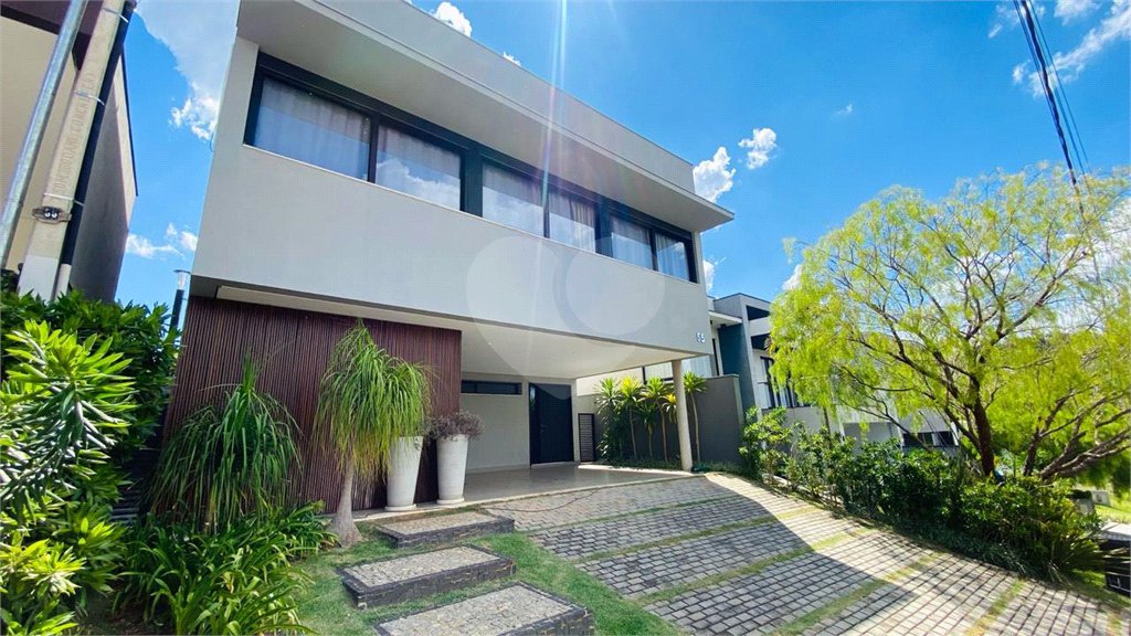 Casa à venda com 3 suítes no condomínio Euroville II, Bragança Paulista - SP