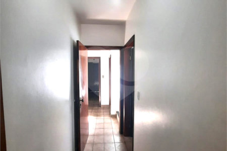 Sobrado à venda ou para alugar com 8 quartos, sendo 2 suítes, em Santo Amaro, São Paulo, SP