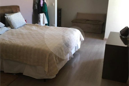 Sobrado à venda com 4 quartos, sendo 1 suíte,  em Vila Asem, Itapetininga, SP