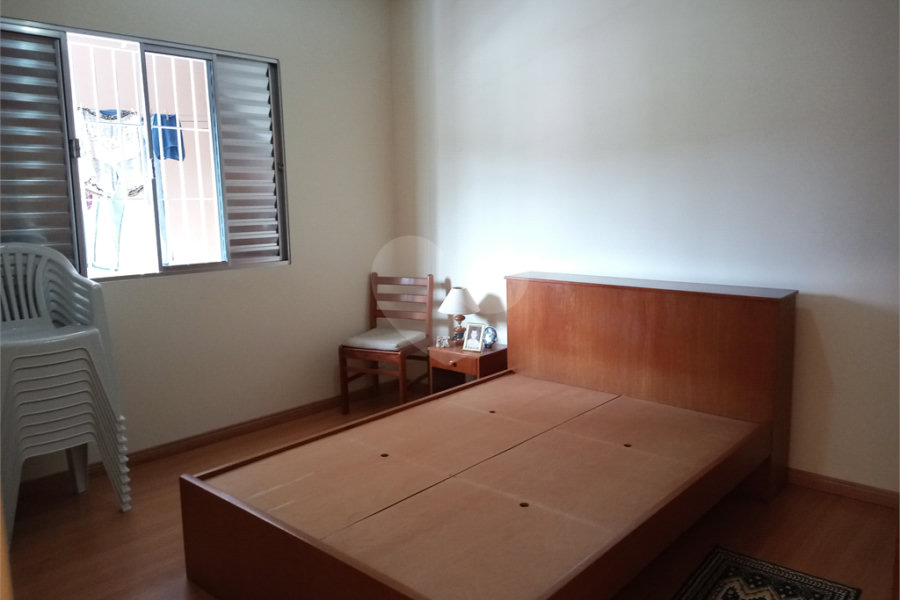 Sobrado à venda com 4 quartos em Horto, São Paulo, SP