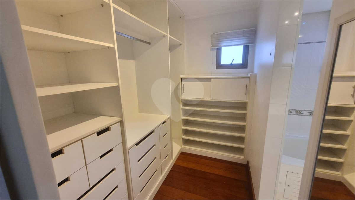 Apartamento à venda com 3 quartos, sendo 1 suíte,  em Indianópolis, São Paulo, SP