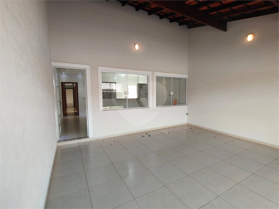 Casa para alugar com 3 quartos, sendo 1 suíte,  em Jardim Itália, Itapetininga, SP