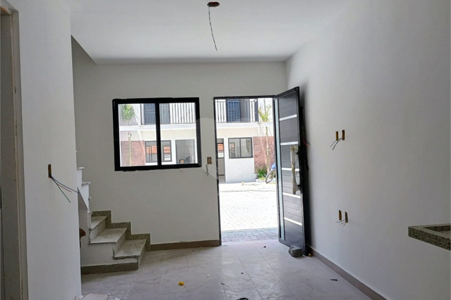 Casa à venda com 2 quartos no condomínio Vila Davos 2, São Paulo - SP