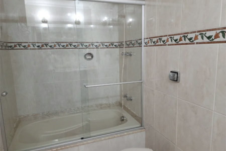 Casa à venda com 4 quartos, sendo 1 suíte, em Parque Continental, São Paulo, SP