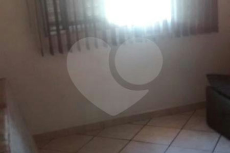 Casa à venda com 4 quartos, sendo 1 suíte, em Parque Vitória, São Paulo, SP