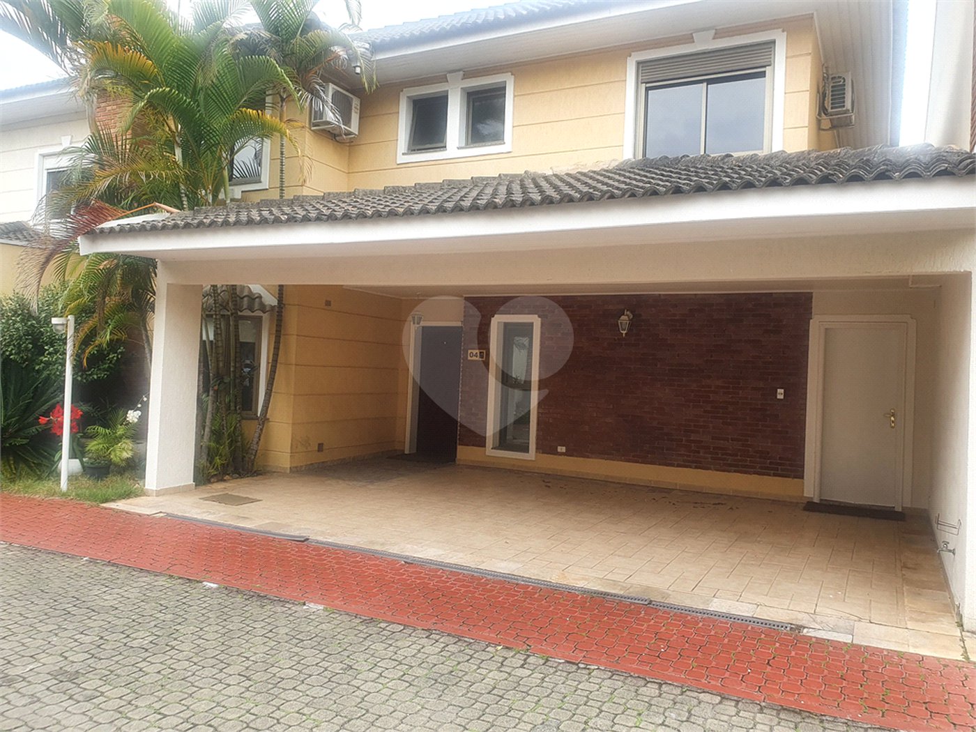 Casa à venda com 4 quartos, sendo 2 suítes,  no condomínio Lake Louise, São Paulo - SP