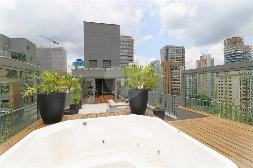 Apartamento à venda com 2 suítes em Moema, São Paulo, SP