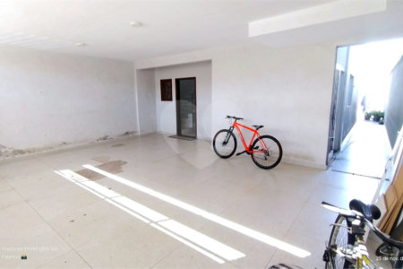 Casa à venda com 4 quartos, sendo 2 suítes, em Parque Atenas do Sul, Itapetininga, SP