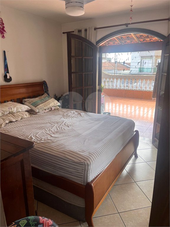 Sobrado à venda com 4 quartos, sendo 1 suíte, em Vila Antonieta, São Paulo, SP