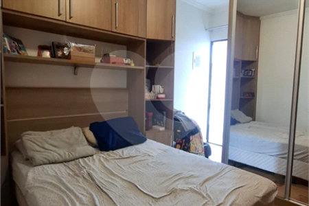 Sobrado à venda com 3 quartos, sendo 1 suíte, em Vila Constança, São Paulo, SP