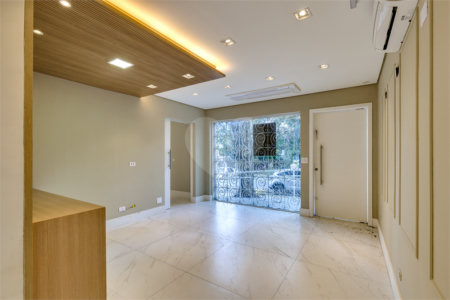 Casa à venda ou para alugar com 12 quartos, sendo 2 suítes, em Alto da Boa Vista, São Paulo, SP