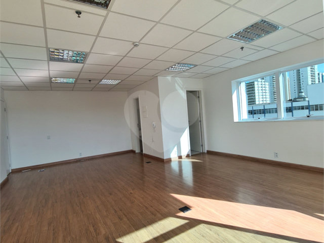 Sala à venda em Chácara Santo Antônio, São Paulo, SP