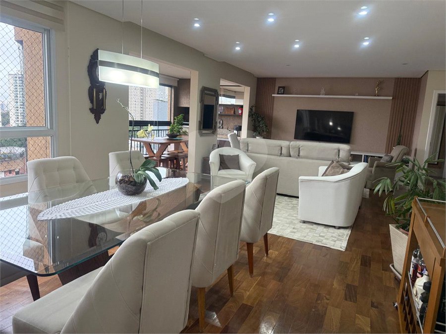 Apartamento à venda com 3 suítes em Vila Suzana, São Paulo, SP
