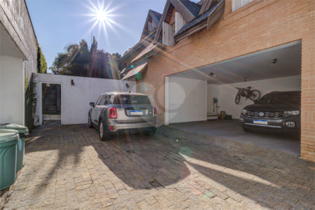 Casa à venda com 3 suítes em Chácara Monte Alegre, São Paulo, SP