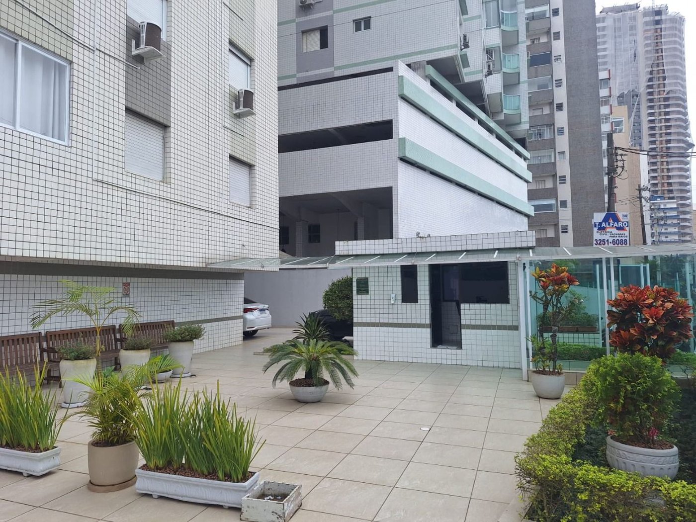 Apartamento com 2 dormitórios à venda, 70 m² por R$ 670.000,00 - Aparecida - Santos/SP