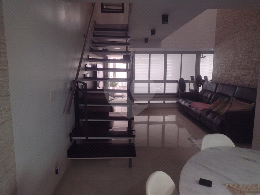 Casa à venda com 3 suítes em Santana, São Paulo, SP