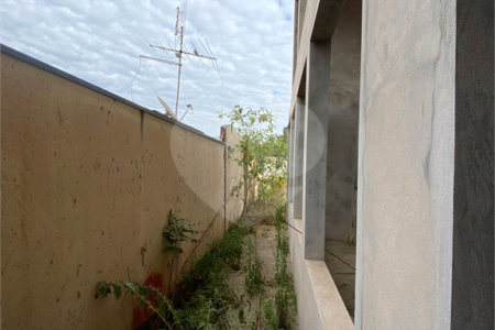 Casa térrea na Vila São José.