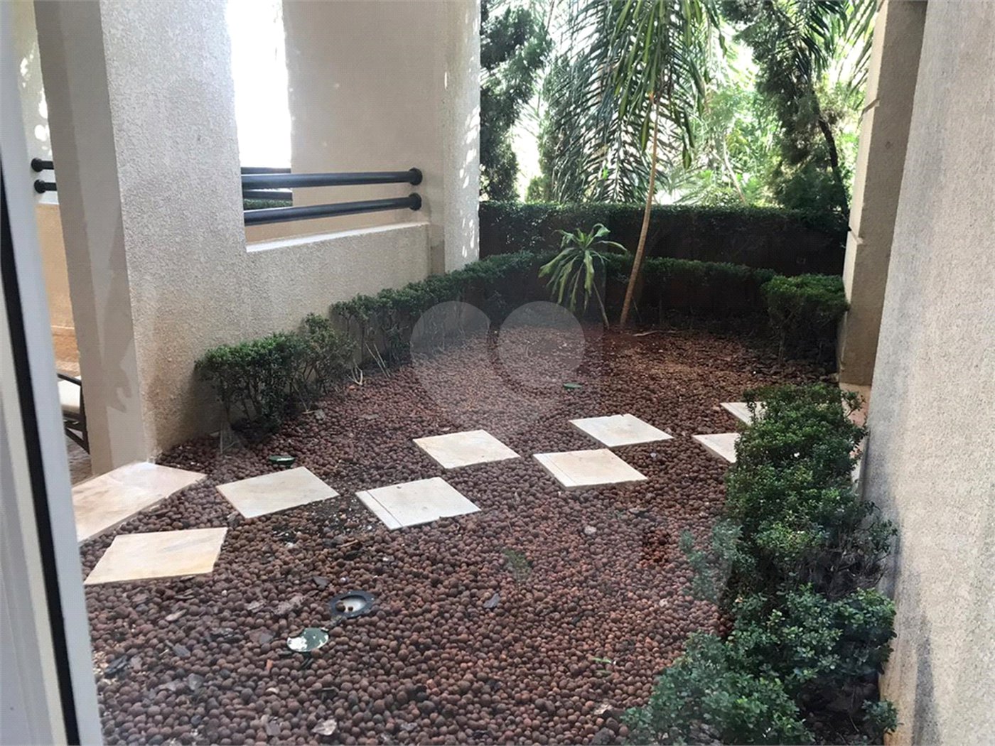 APARTAMENTO 2 QUARTOS (1 SUÍTE) À VENDA NO PARAÍSO