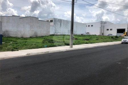 Terreno de 1.322,60 m² a 150 m da Av. Getulio Vargas
