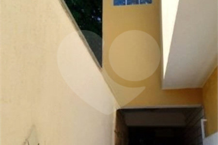Casa com 400m², 2 dormitórios, 2 vagas de garagem, à venda na Vila Matilde.