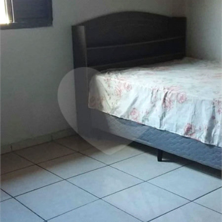 Casa térrea em Araraquara/SP.