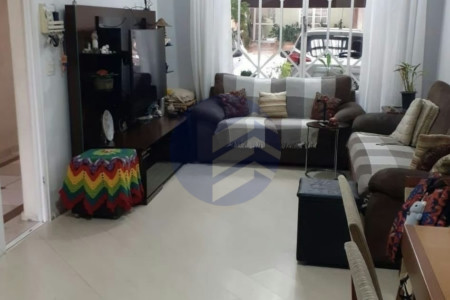 Sobrado espaçoso e completo em condomínio fechado no Bonfiglioli!