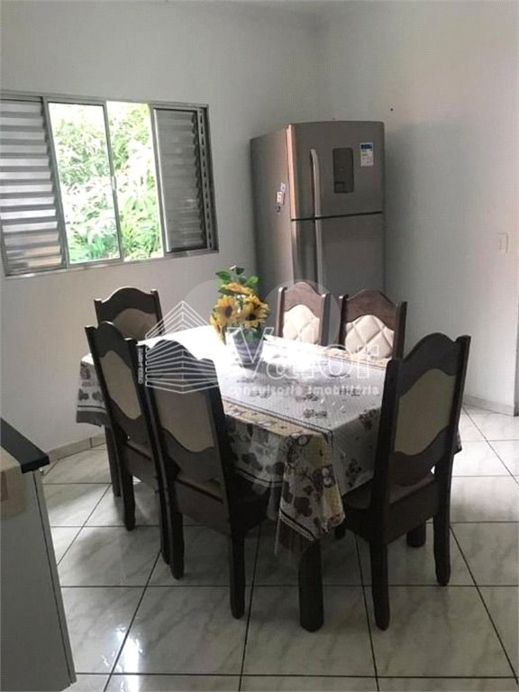 Sobrado para venda.