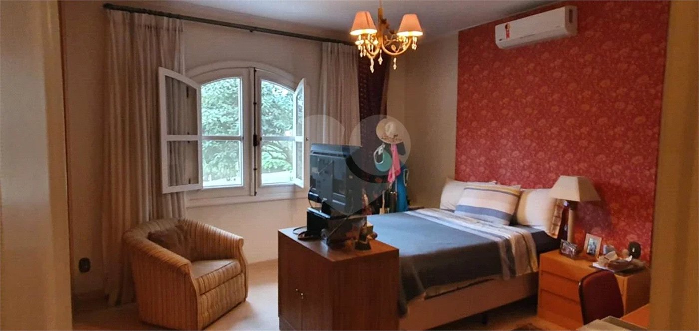 Casa à venda com 5 quartos, sendo 3 suítes,  no condomínio Village Sans Souci, Valinhos - SP