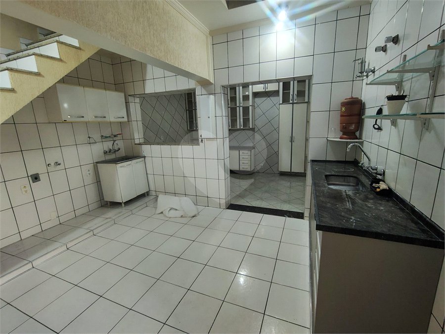 Casa ampla com 3 Quartos e 1 Suíte