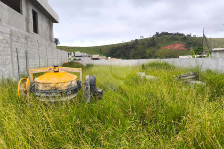 Terreno à Venda com 384m² - Serras de Atibaia II - Atibaia/SP.