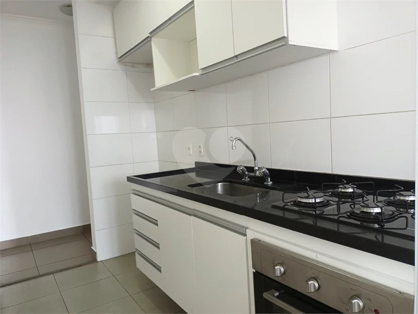 APARTAMENTO PARAÇAÇÃO COM 3 DORMITÓRIOS E 2 VAGAS DE GARGEM NA VILA ANASTÁCIO