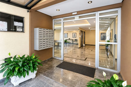 Apartamento de 44 m² com 2 dormitórios, varanda integrada e 1 vaga na Vila Guarani