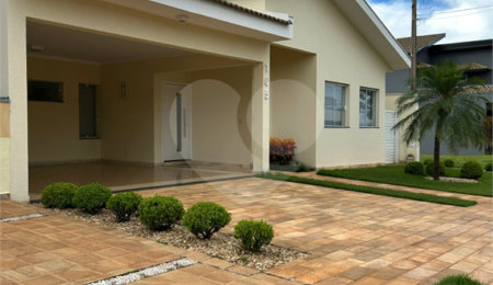 Casa à venda com 3 suítes no condomínio Montreal, São Carlos - SP